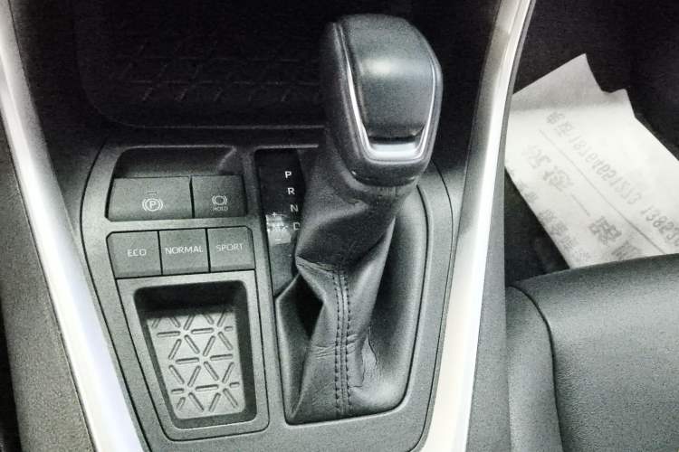 Used Toyota RAV4 2021 2.0L CVT Two-Wheel Drive Fashion PLUS Edition
