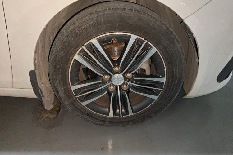 Used Peugeot 308 2018 1.6L Automatic Luxury Edition Right Front Wheel Hub