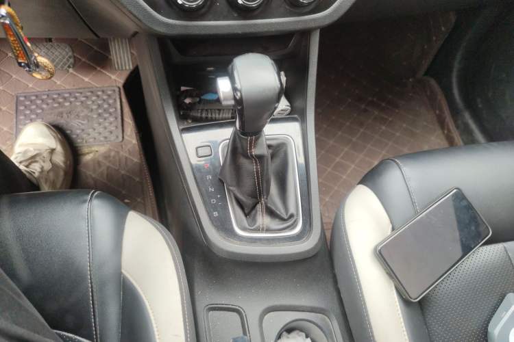 Used Baojun 360 2019 1.5L CVT Elite Version China VI Gear Lever