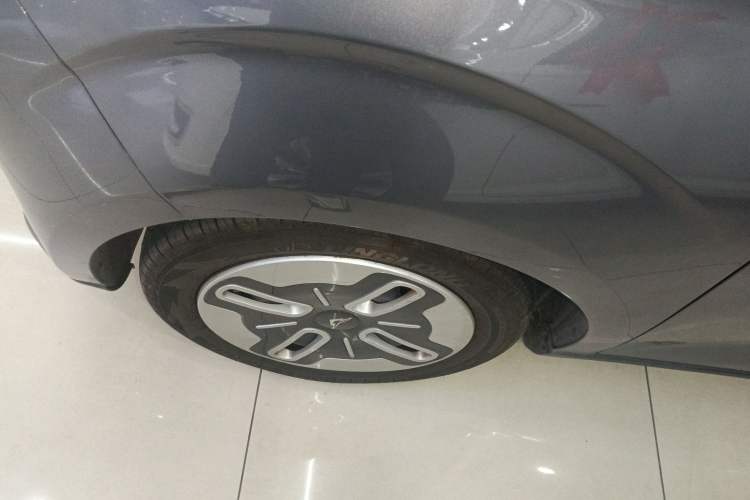 Used Cowin October 2025 Mate 410 km Surfing Edition