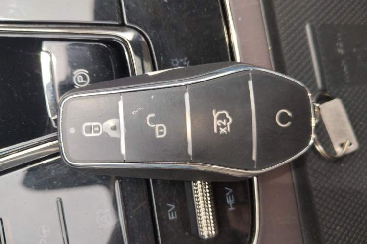 Used BYD Han 2025 DM-i Intelligent Driving Edition 125KM LiDAR Flagship Model
