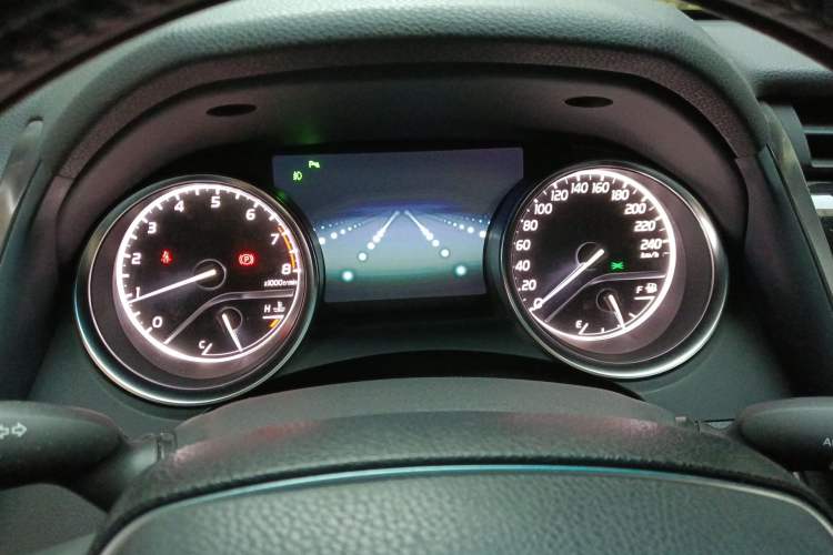 Used Toyota Camry 2019 2.0G Luxury Edition China VI Standard
