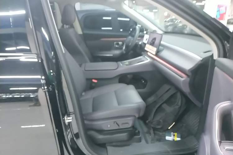 Used Leapmotor C16 2026 All-Electric 630 LiDAR Zhizun Edition 6 Seats
