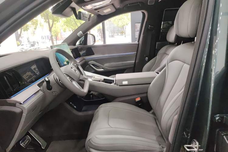 Used Denza N9 2025 Flagship Model Left Front Seat