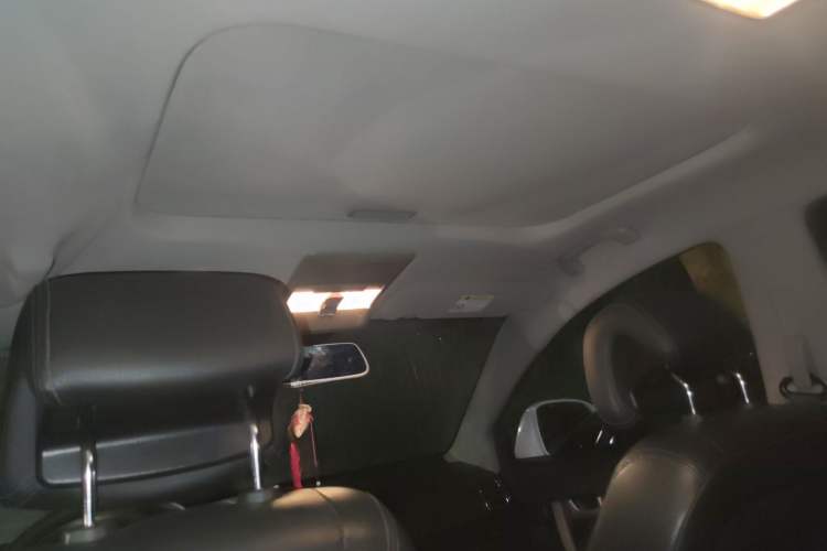 Used Chevrolet Captiva 2014 2.4L Two-Wheel Drive Urban Version 7 Seats Headliner