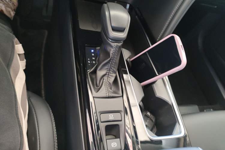 Used Toyota Camry 2024 Dual-Motor 2.0 HE Elite Edition
