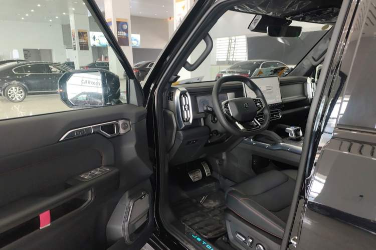 Used JETOUR Traveler 2025 2.0TD DCT XWD Cross+