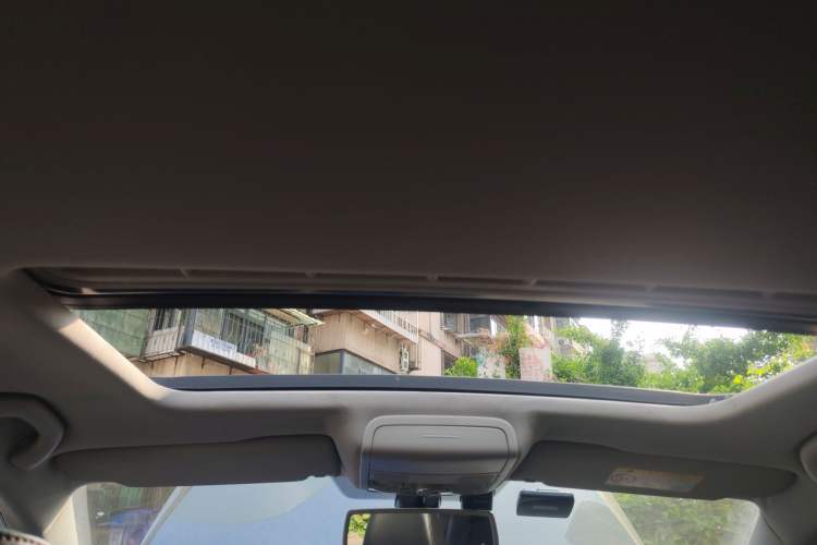 Used Volkswagen Sagitar 2015 230TSI Automatic Luxury Model Headliner