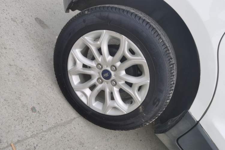 Used Ford EcoSport 2013 1.5L Automatic Prestige Model Right Rear Wheel Hub
