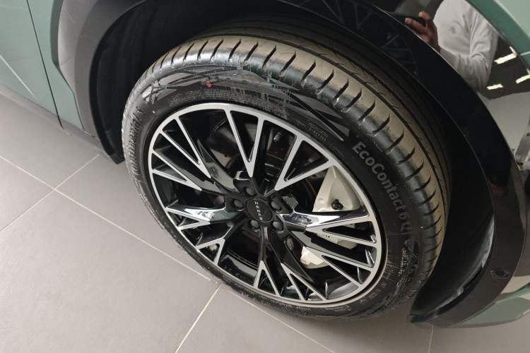 Used Zeekr X 2024 Five-Seater Four-Wheel Drive Right Front Wheel Hub