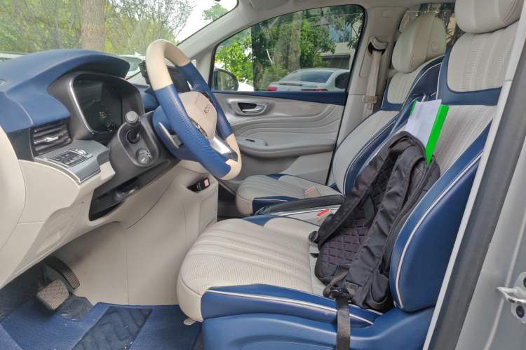 Used Roewe iMAX8 2021 400TGI Supreme Series Prestige Edition