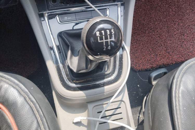 Used Volkswagen Bora 2013 1.6L Manual Fashion Edition
