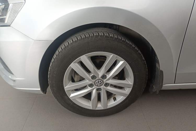 Used Volkswagen Jetta 2019 Dream Edition 1.5L Manual Fashion Version Exterior 4