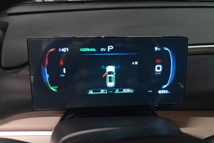 Used BYD Song Pro New Energy 2024 HONOR Edition DM-i 71KM Navigation Model
