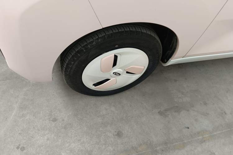 Used Chery New Energy QQ Ice Cream 2022 170km Sundae Phosphate Lithium-Ion