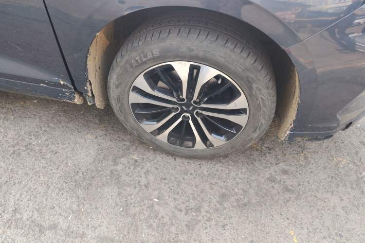 Used Wuling Victory 2020 1.5T CVT Flagship Edition Right Front Wheel Hub