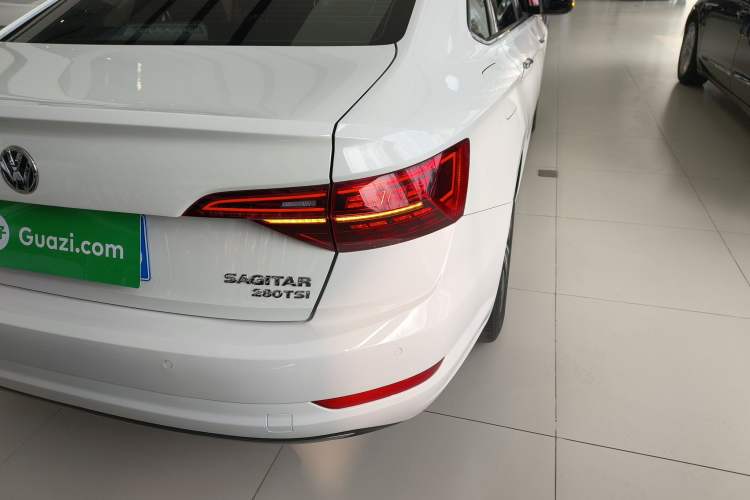 Used Volkswagen Sagitar 2022 280TSI DSG Excellence Edition Right Rear Taillight