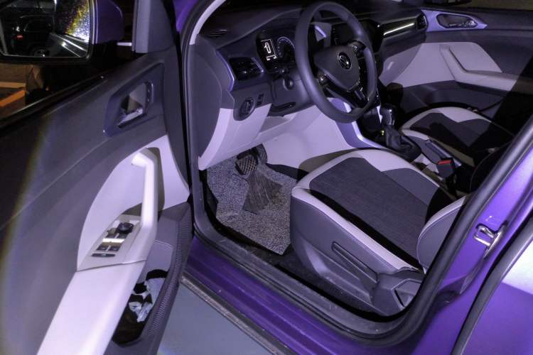 Used Volkswagen T-Cross 2020 1.5L Automatic Comfort Edition Driver Seat