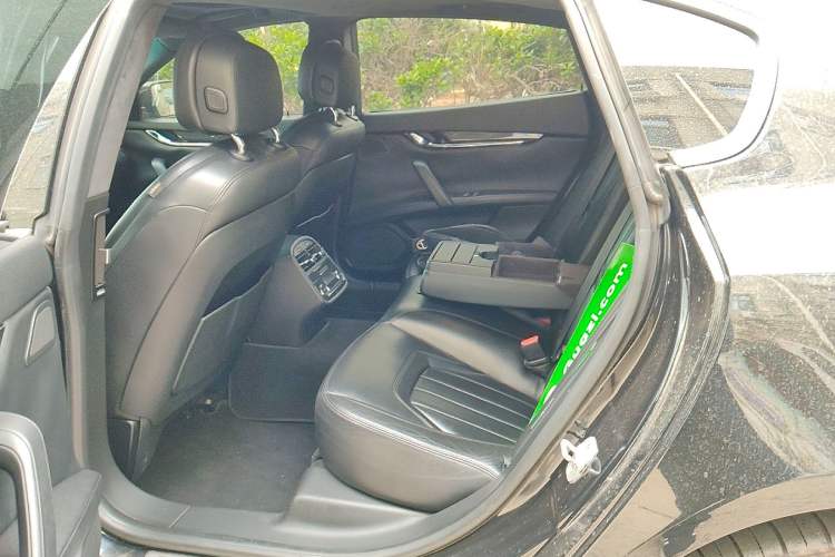 Used Maserati President 2013 3.0T Standard Model Left Rear Seat