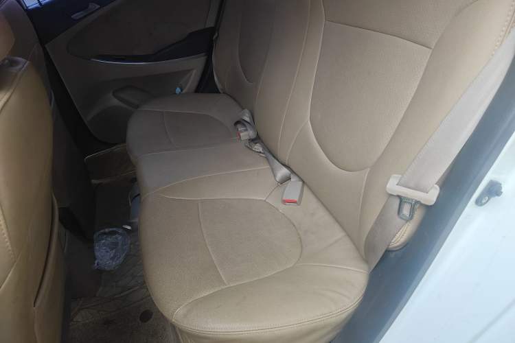 Used Hyundai Verna (older generation) 2014 1.4L Manual Smart GLS Trim
