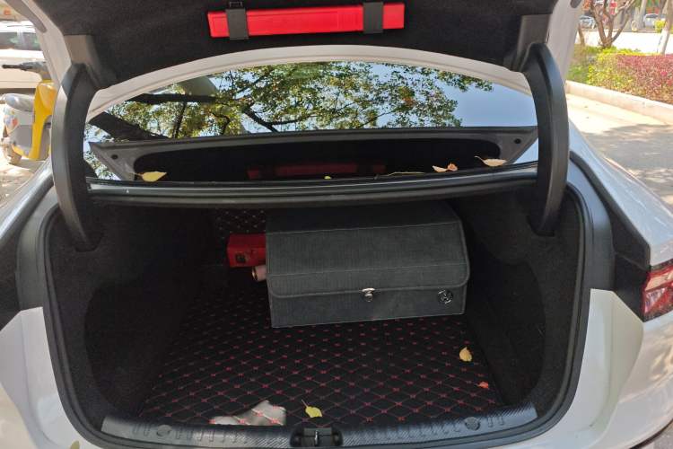 Used BYD Han 2022 DM-i 121KM Luxury Model Trunk