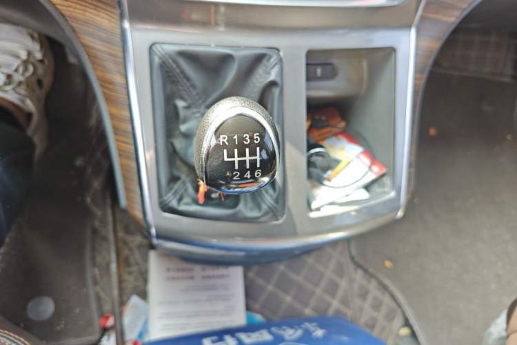 Used FORTHING Lingzhi PLUS 2021 2.0L Manual Standard Version CNG 7 Seats
