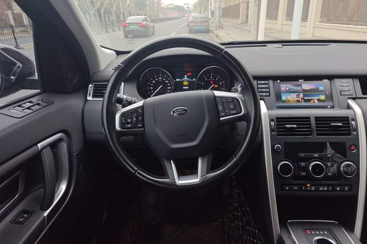 Used Land Rover Discovery Sport 2019 240 PS SE Version China V Standard
