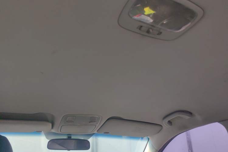 Used Kia Carens 2011 1.6L 5-seat Automatic Luxury Edition
