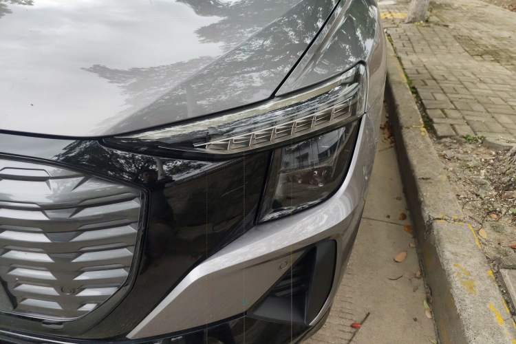 Used Audi Q5 e-tron 2022 40 e-tron Starlight Edition Mech Kit