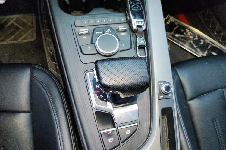 Used Audi A4L 2019 40 TFSI Ambition China VI
