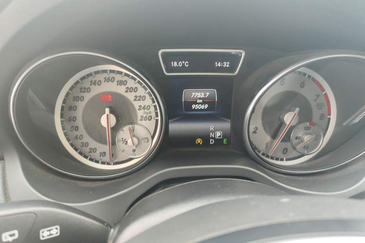 Used Mercedes-Benz GLA 2015 GLA 200 Fashion Model