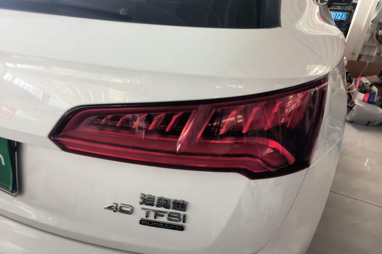 Used Audi Q5L 2018 40 TFSI Prestige Fashion Edition China V Right Rear Taillight