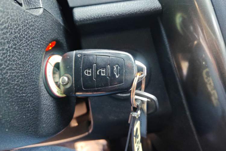 Used Bestune X80 2013 2.0L automatic luxury version