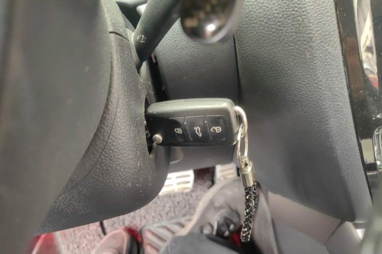 Used Volkswagen Sagitar 2014 1.4TSI Automatic Luxury Model Vehicle Key