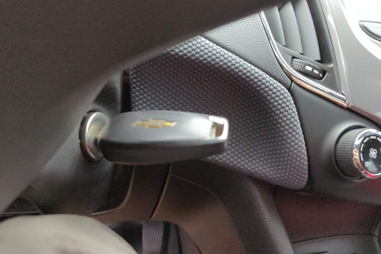 Used Chevrolet Cruze 2018 320 Automatic Pioneer Sunroof Edition
