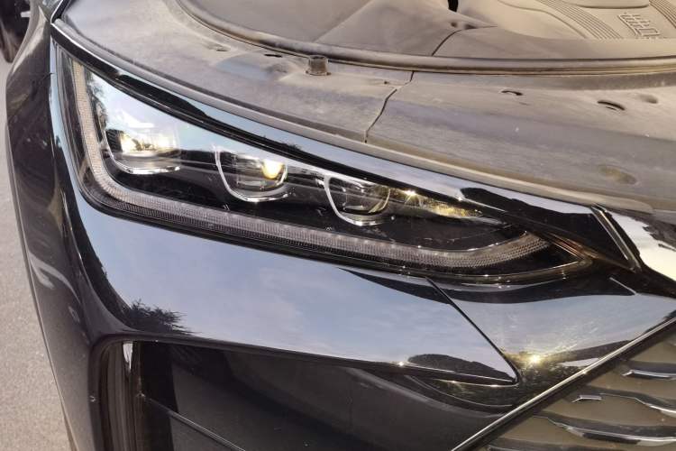 Used BYD Tang New Energy 2024 DM-i Glory Edition 112KM Prestige Model Right Front Headlight