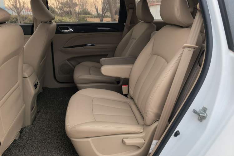 Used Baojun 730 2016 1.5L Manual Comfort Version 7 Seats China V Emission Standard
