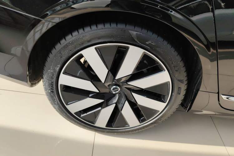 Used Volvo S90 New Energy 2024 Plug-in Hybrid Four-Wheel Drive Long-Range Luxury Smart Edition