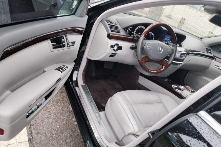 Used Mercedes-Benz S-Class 2011 S 350 L CGI 4MATIC Driver Seat