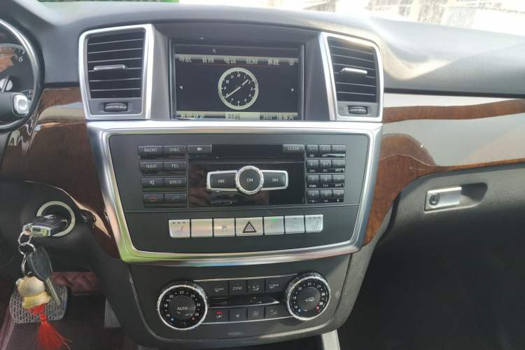 Used Mercedes-Benz M-Class 2014 ML 400 4MATIC Luxury Model