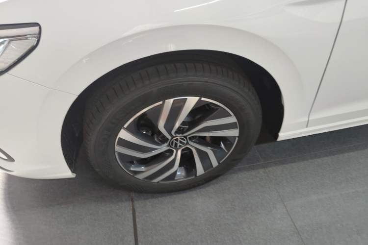 Used Volkswagen Bora 2026 200TSI DSG Yuexing Navigation Edition Left Front Wheel Hub