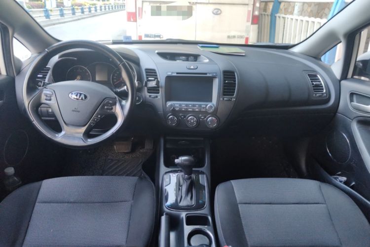 Used Kia K3 2016 1.6L Automatic GLS Center Console