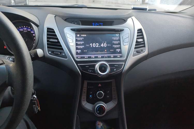 Used Hyundai Elantra (5th Generation / Langdong) 2016 1.6L Automatic Smart Version
