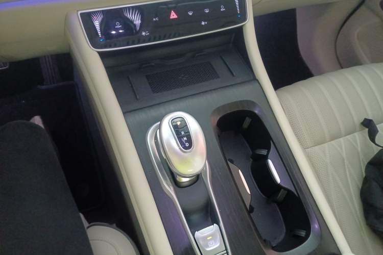 Used VOYAH Dream 2024 EV Long-Range Flagship Edition
