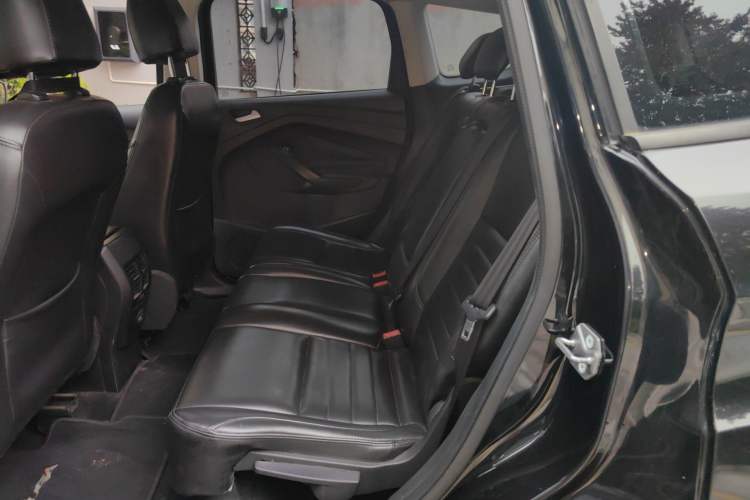 Used Ford Kuga 2015 1.5L GTDi Two-Wheel-Drive Comfort Model Left Rear Seat