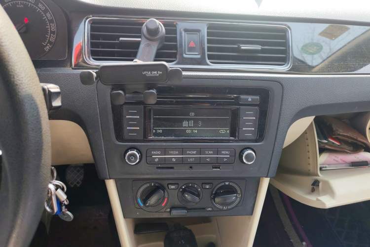 Used Skoda Rapid 2015 1.6L Manual Smart Selection Model
