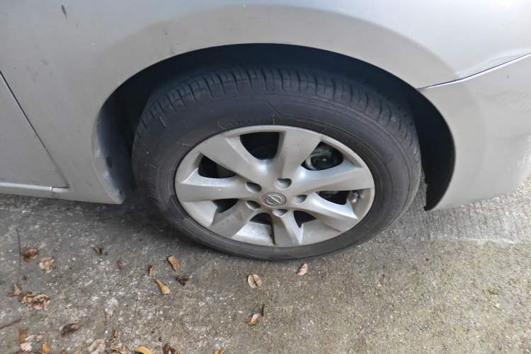 Used Nissan Tiida 2013 1.6L CVT Cool Cafe Edition
