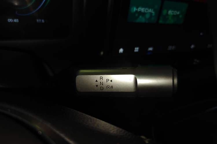 Used AION V 2023 Plus 70 Smart Tech Edition Lithium Iron Phosphate Gear Lever