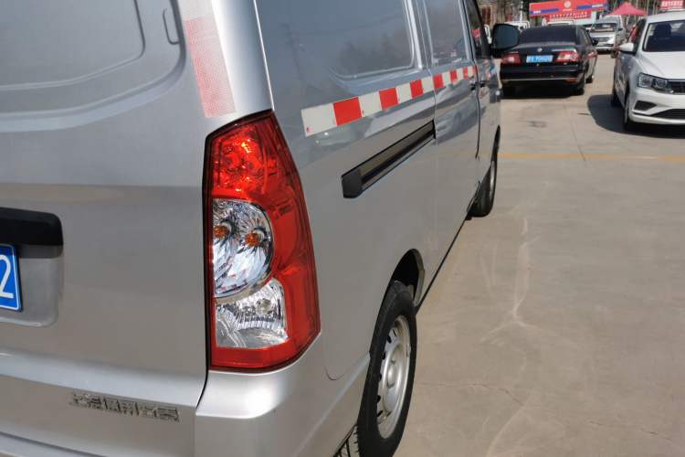 Used Wuling Rongguang S 2021 1.2L Base Model Window-Sealed 2-Seat LSI Car