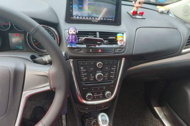 Used Buick Encore 2015 1.4T Automatic Two-Wheel Drive Urban Elite Version
